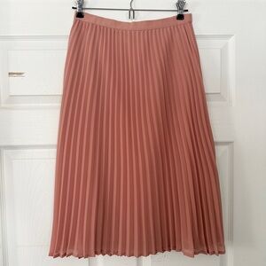 Elegant Pleated Midi Skirt